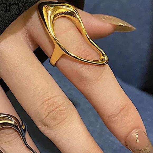 Irregular Hollow Out Gold Plated Ring - Picture 3 of 6